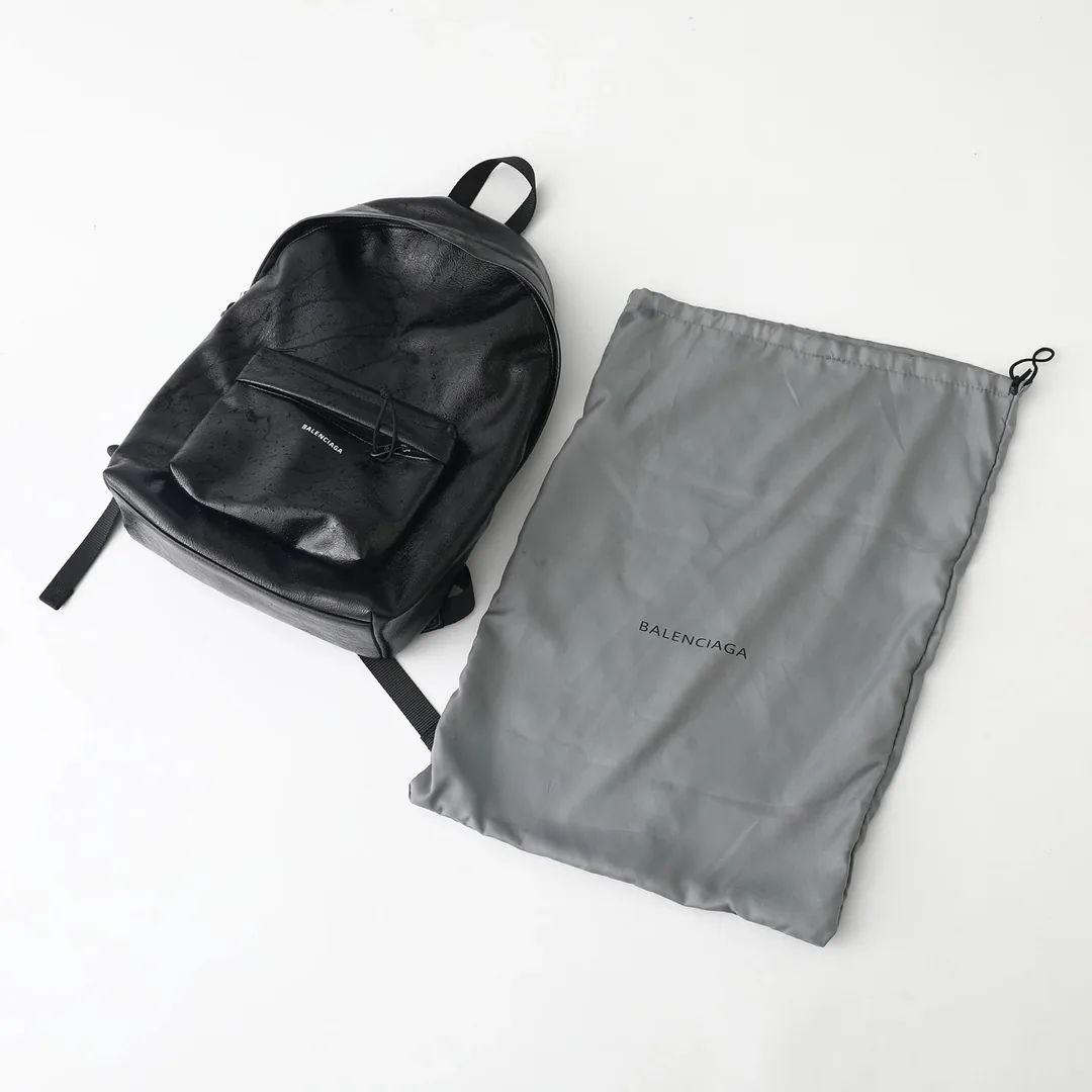 Balenciaga Logo Waxed Leather Backpack — photo 6