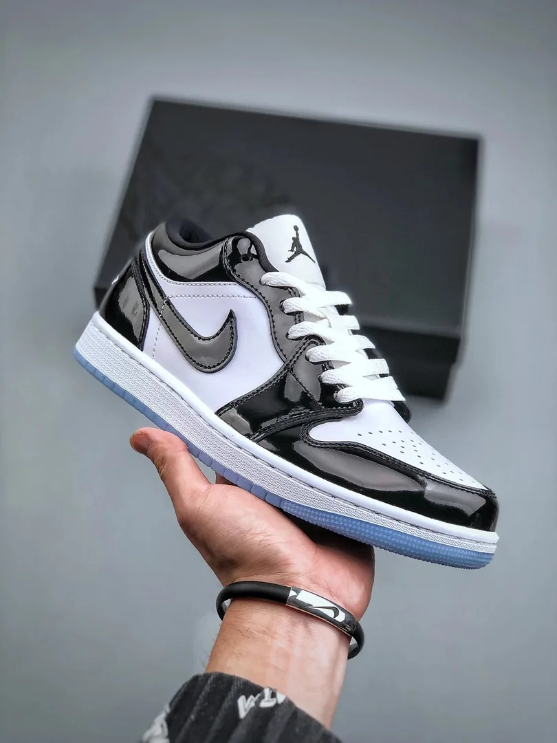 Air Jordan 1 Low Concord