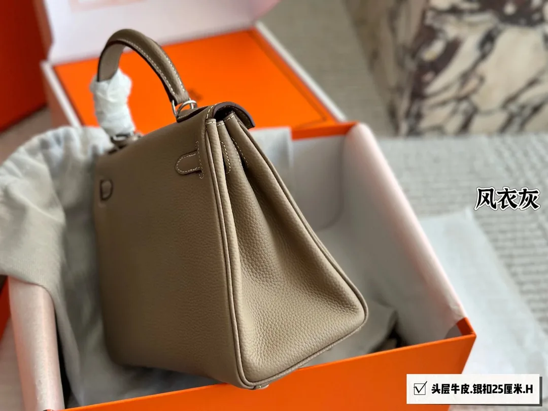 Hermes Kelly Leather Handbag — QC