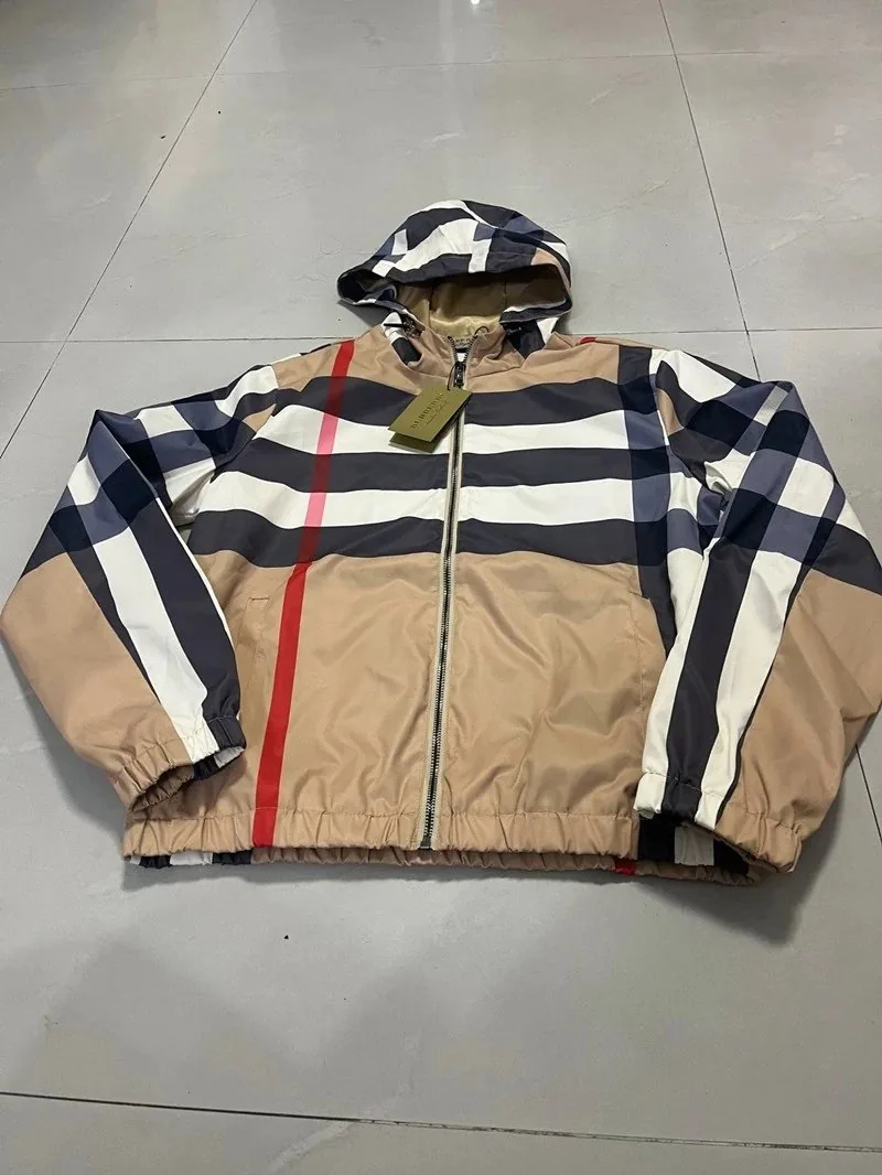 Burberry Jacket — Photo 15
