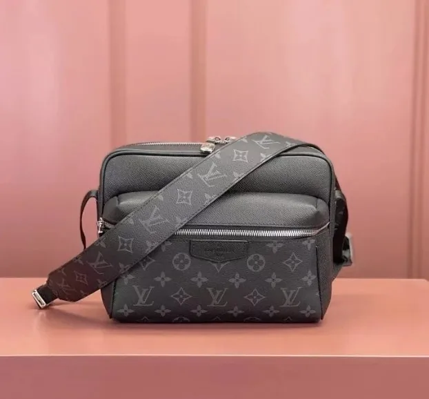 Louis Vuitton Outdoor Messenger Monogram — photo 5