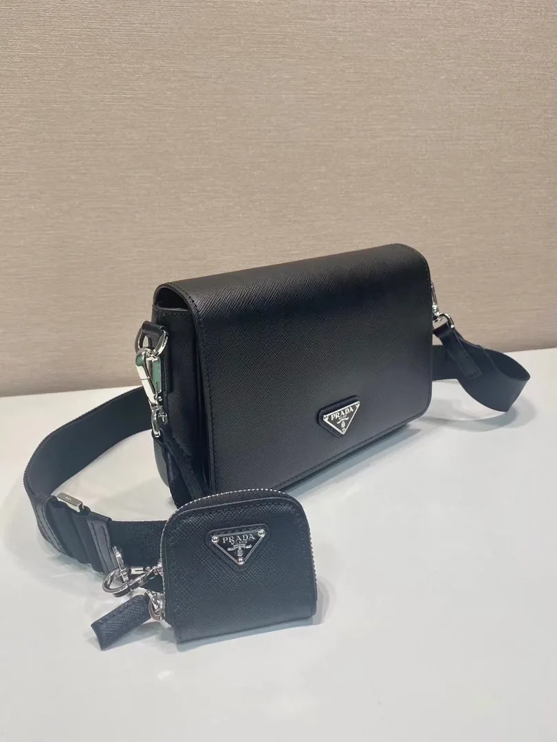 Prada Leather Bag — photo 9