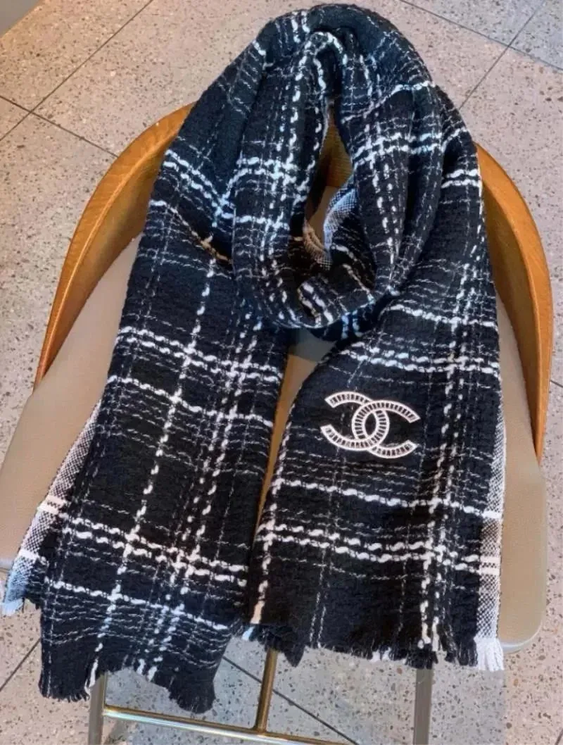 Chanel Scarf — photo 8