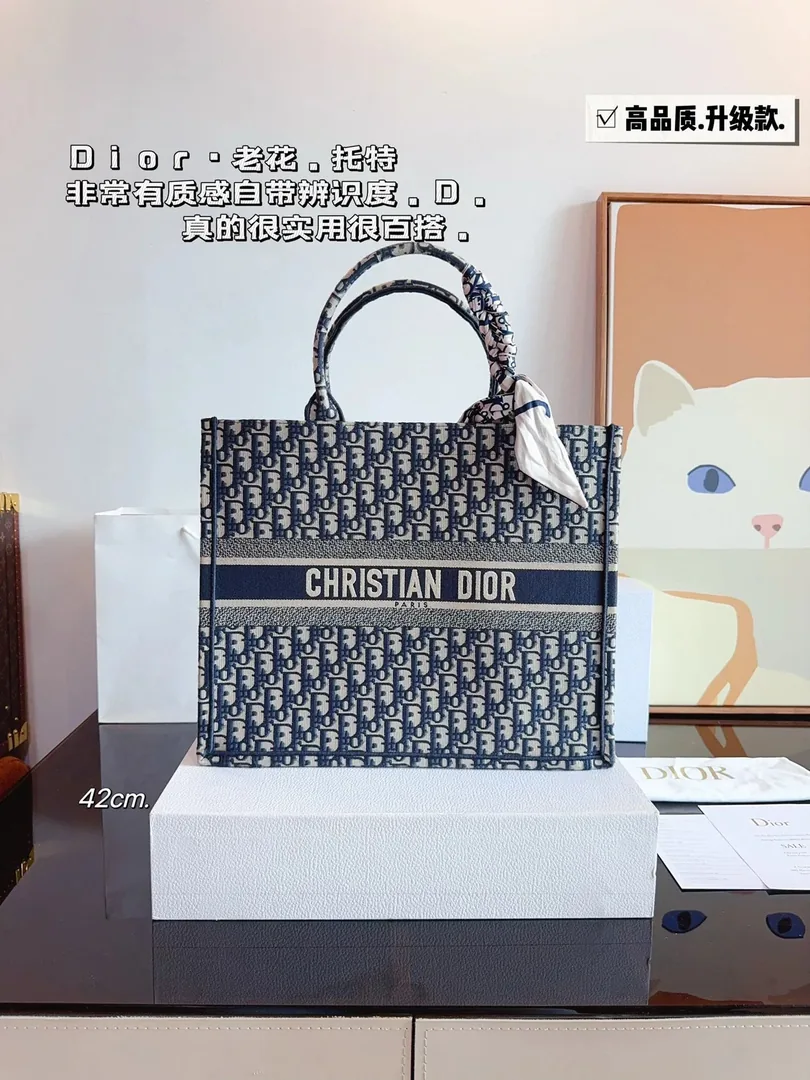 Dior Leather Tote Bag — photo 4
