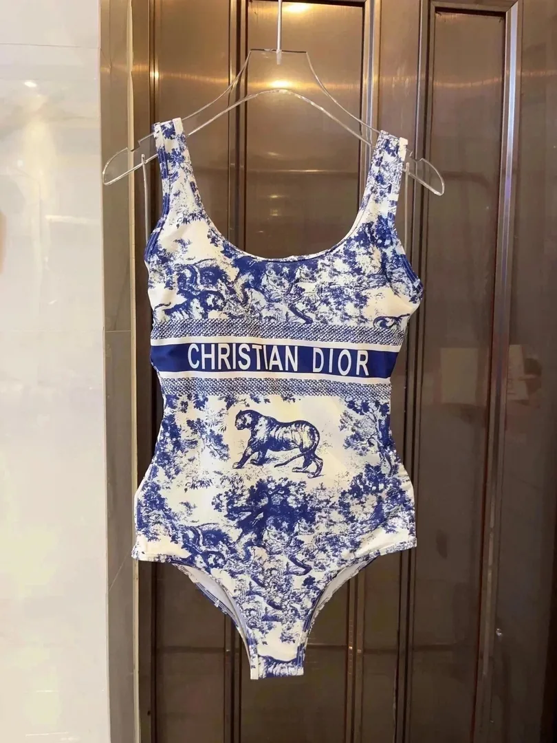 Swimsuit — Photo 14