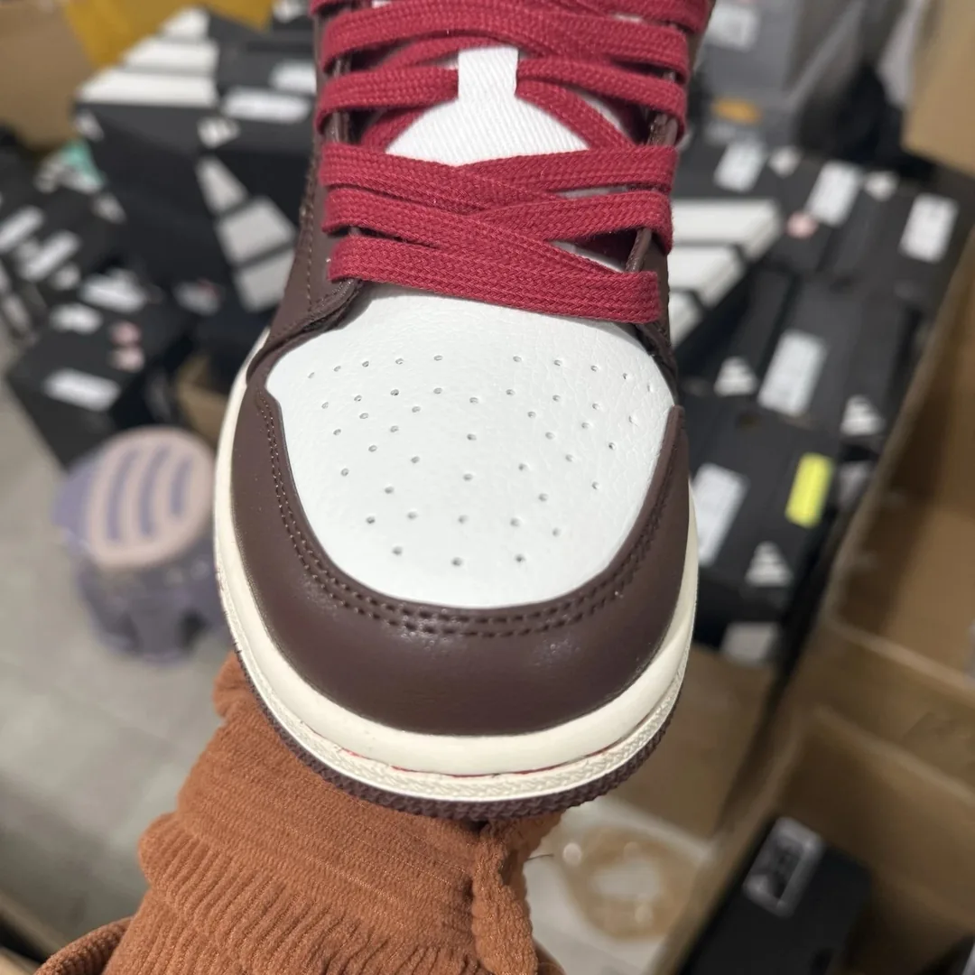 Air Jordan 1 CNY Brown — Photo 2