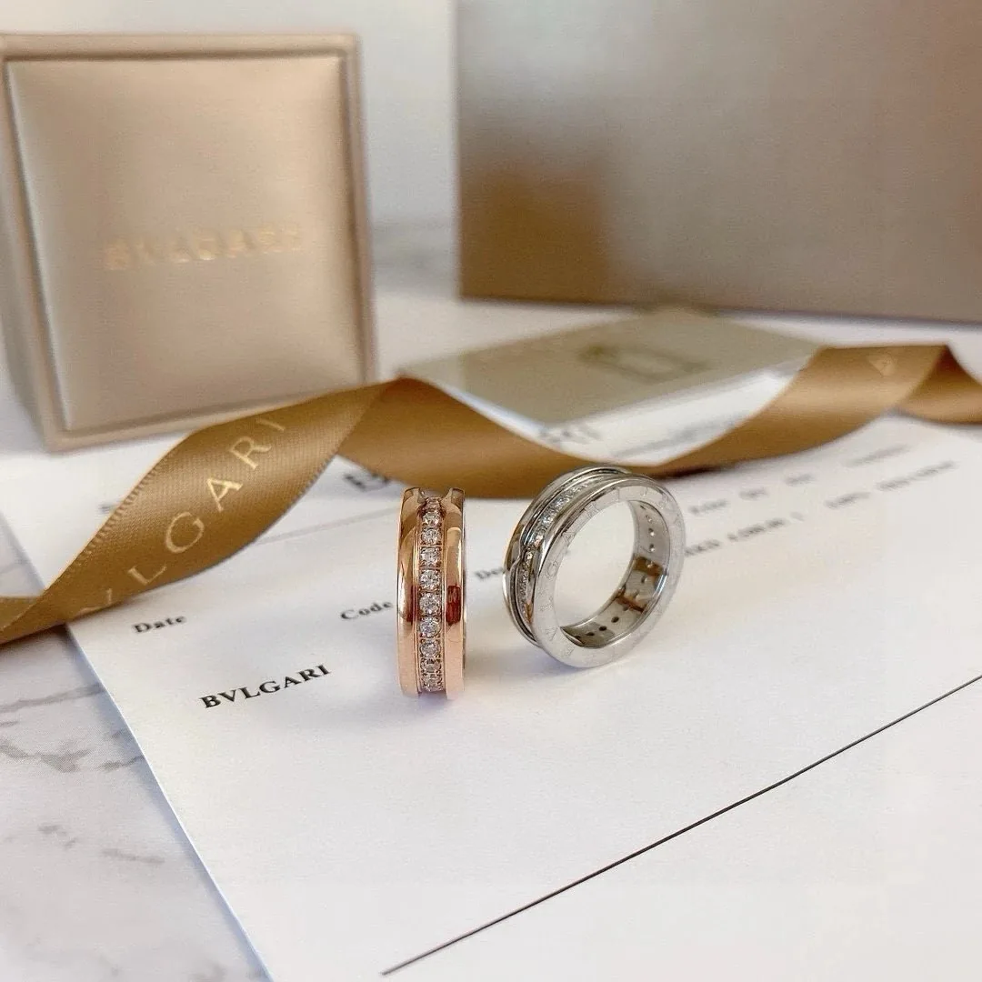 Pave Diamond Ring — Photo 2