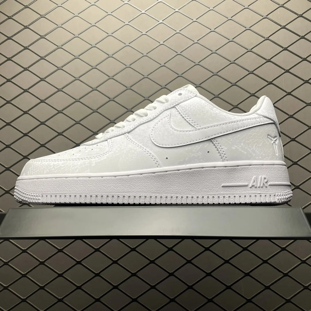 Nike Air Force 1 Kobe Low Black Snake — Photo 11