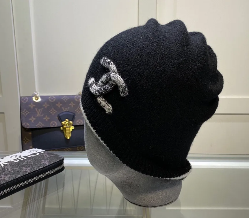 Knit Beanie — QC