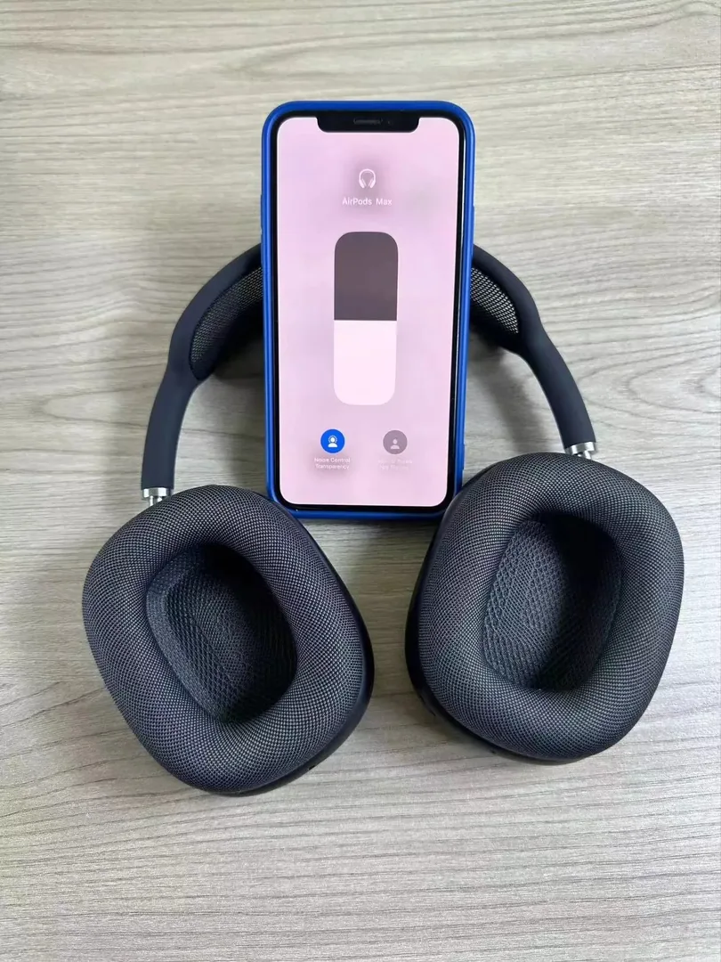 Noise Reduction Earbuds Max — QC