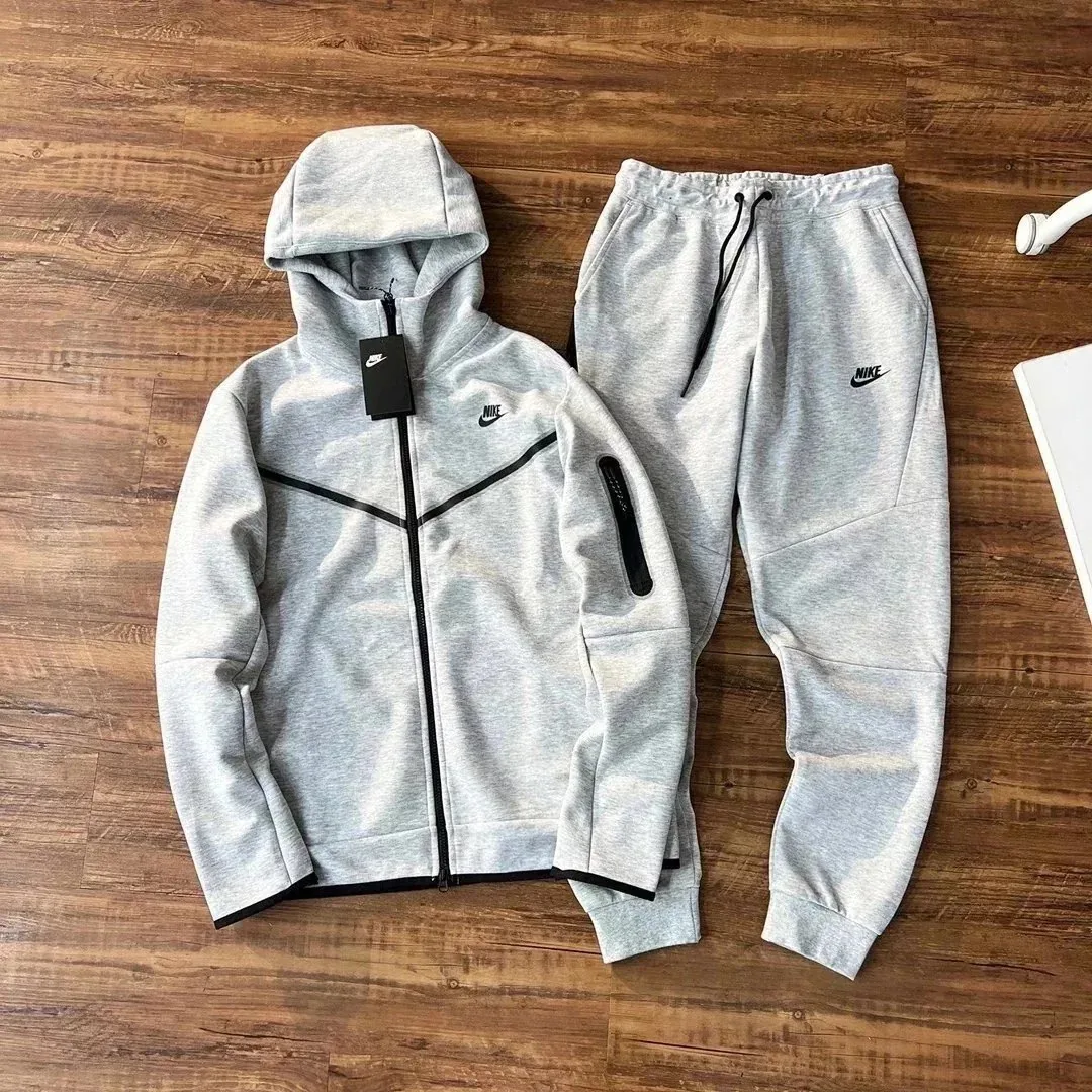 Nike Tech Fleece Set — QC