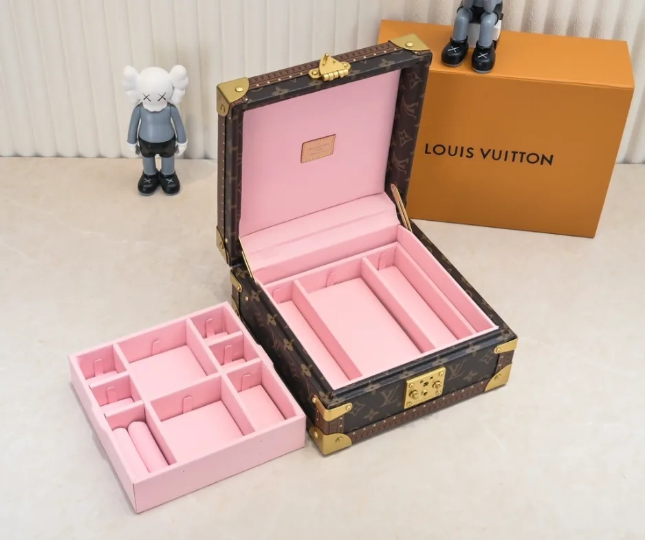 Leather Watch Box — Photo 9