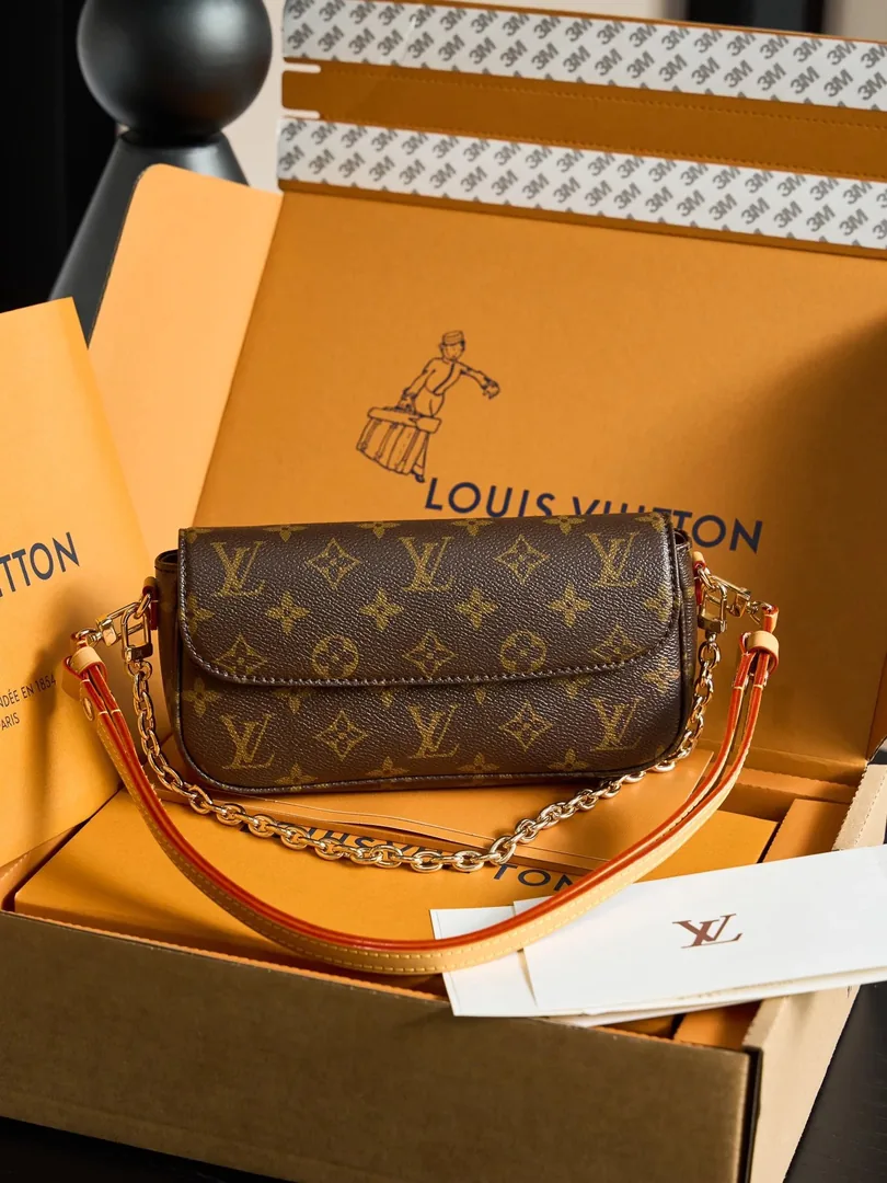 Louis Vuitton Wallet On Chain Ivy — Photo 15
