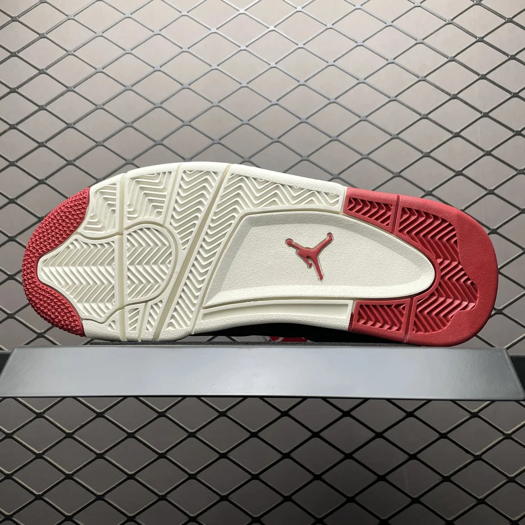 Air Jordan 4 Valentine's Day — photo 5