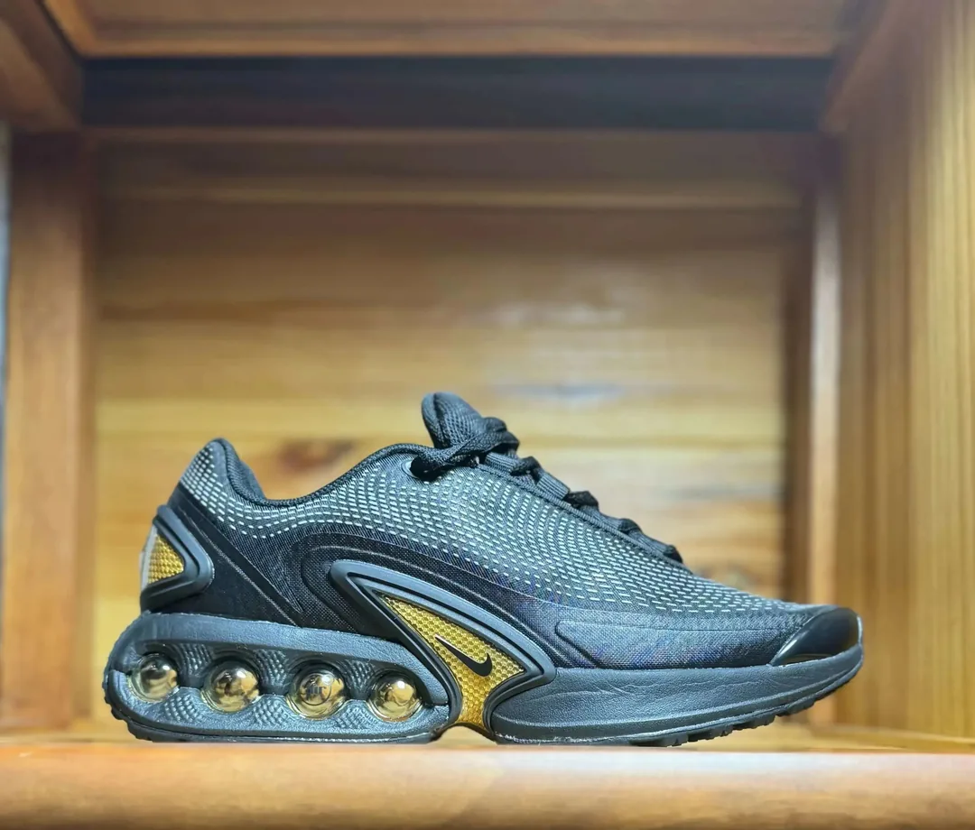 Nike Air Max Dn Lace-Up Runners — Photo 15