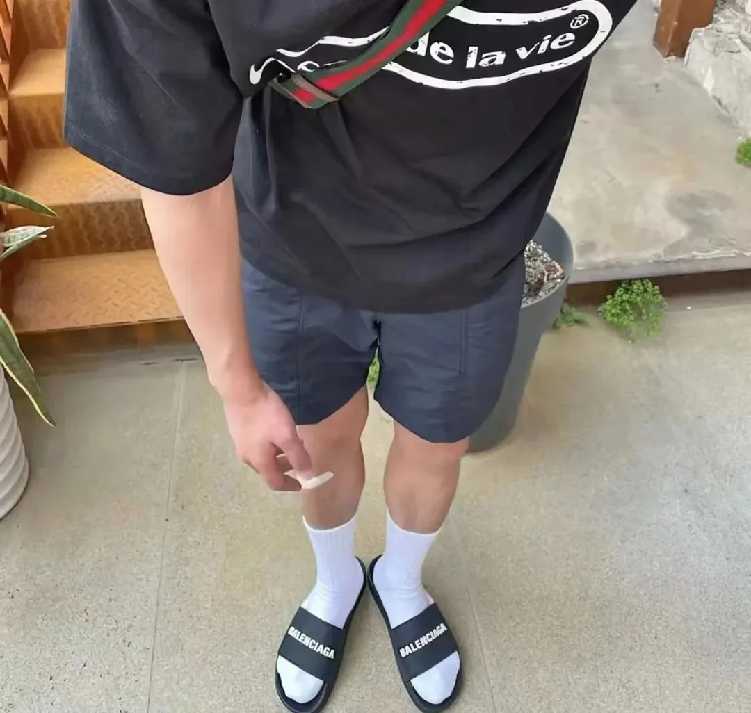 Balenciaga Logo Rubber Pool Slide Sandal — photo 8