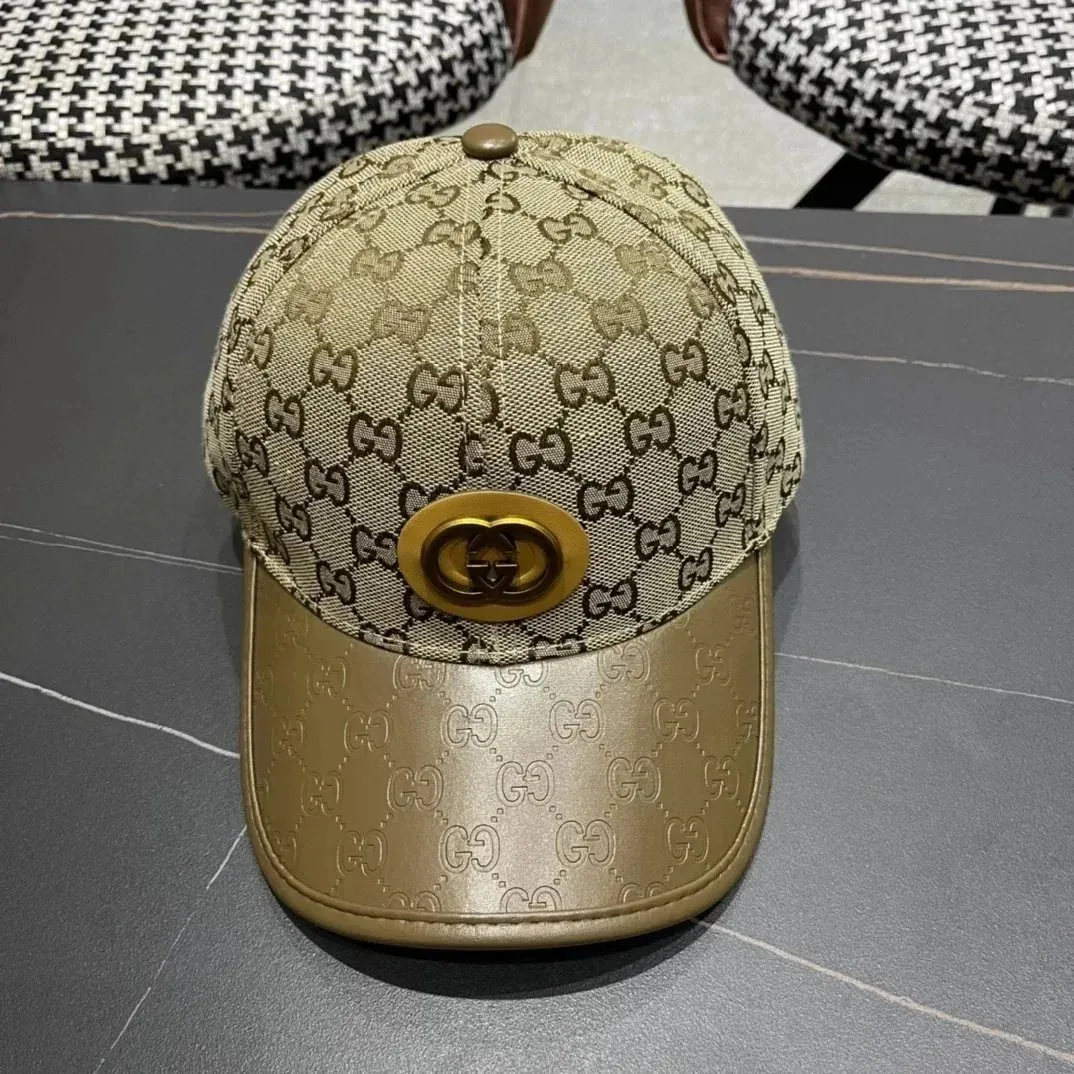 Gucci Accessory — Photo 9