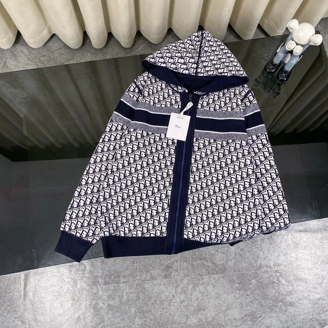 Hooded Sweatshirt Jacket — Photo 8