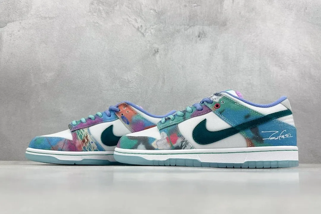 Nike SB Dunk Low Futura Laboratories White Blue Sneakers — photo 5