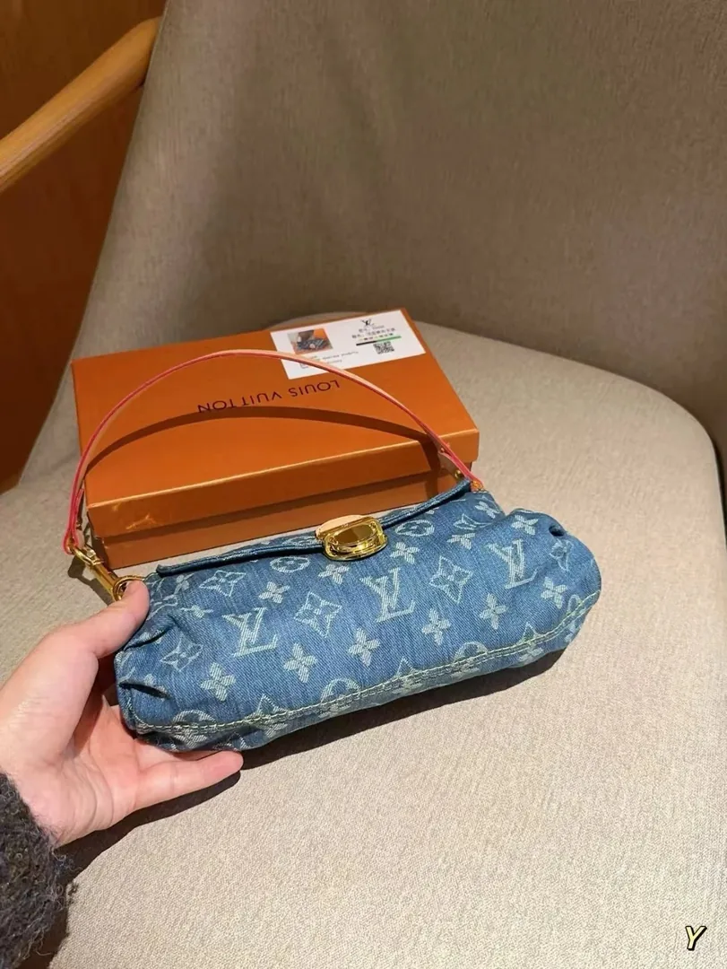 Louis Vuitton Denim Mini Pleaty Bag — Photo 5