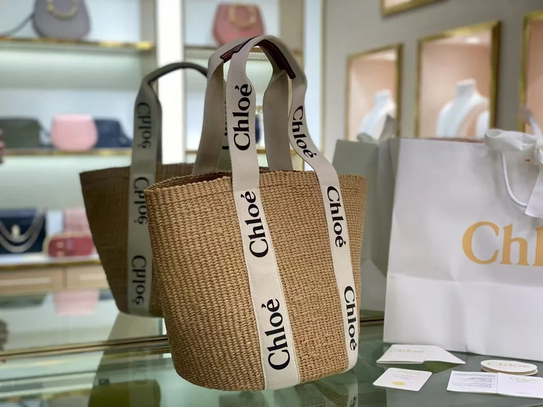 Chanel Leather Bag — photo 4