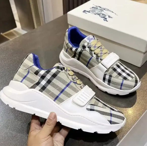 Burberry Sneakers — photo 3