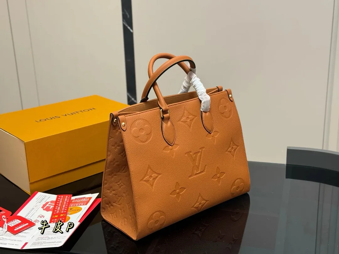 Louis Vuitton OnTheGo Leather Tote — photo 4