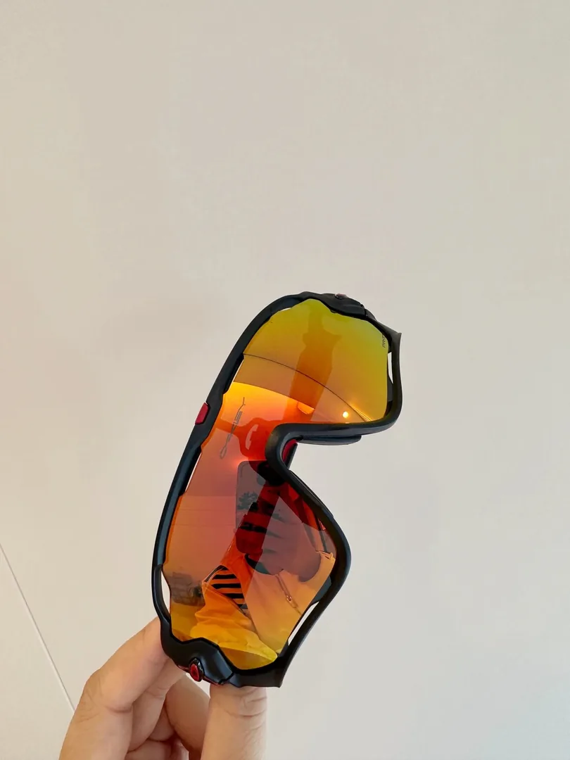 Polarized Lightweight Sport Sunglasses — Photo 15