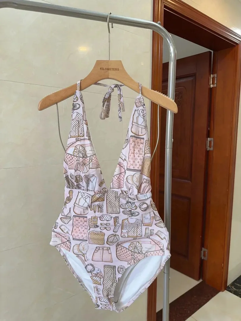 Swimsuit 009 — photo 9