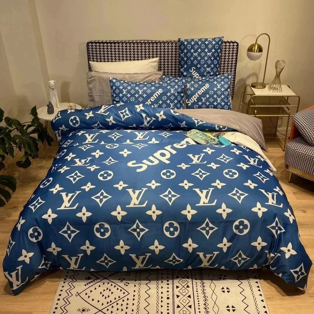 Four-Piece Bed Sheet Set — Photo 3