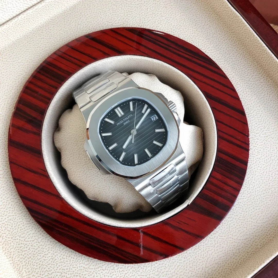 Patek Philippe Watch — Photo 10