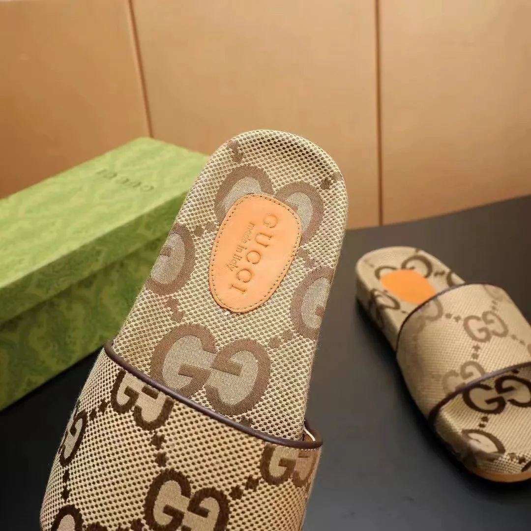 Maxi Canvas Slides — QC