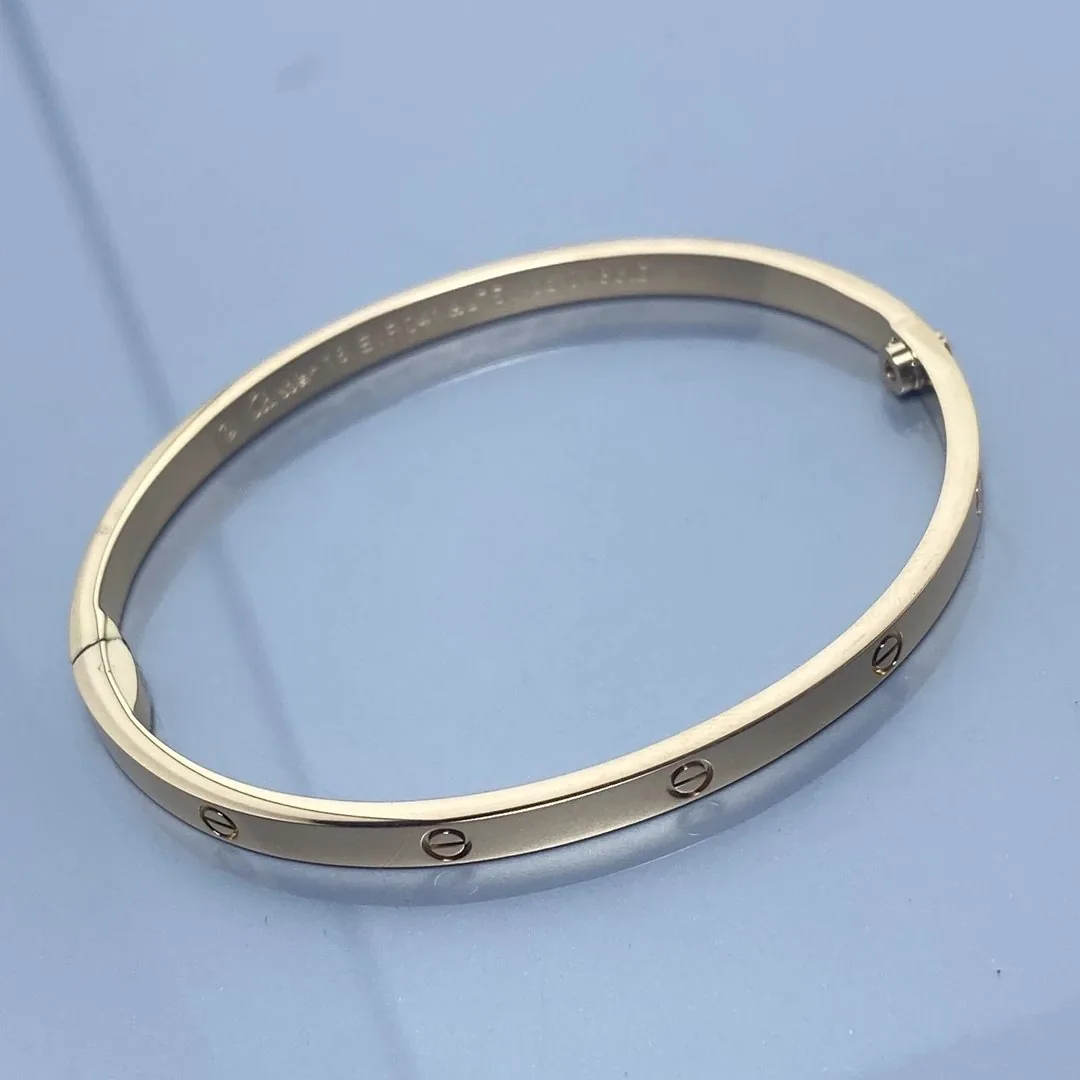 Slim Bracelet — QC