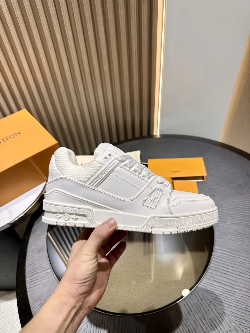 Louis Vuitton LV Trainer Low Sneakers