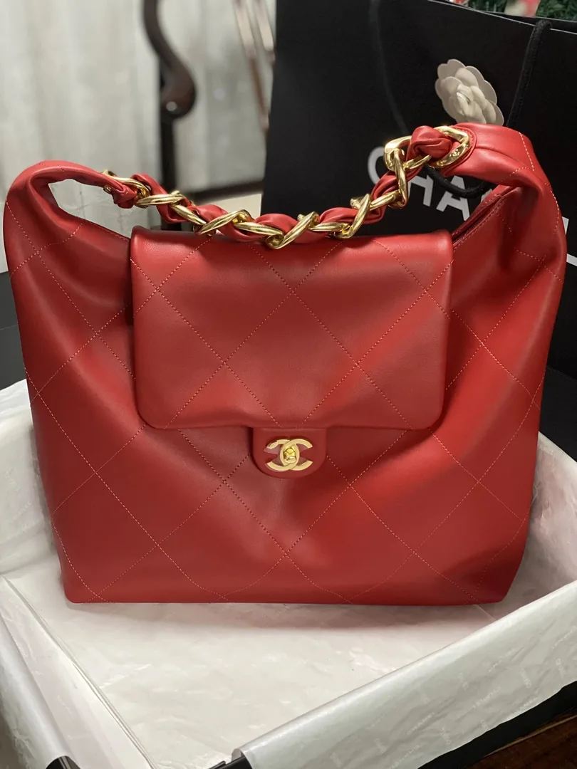 Chanel 25K Leather Hobo Bag — QC