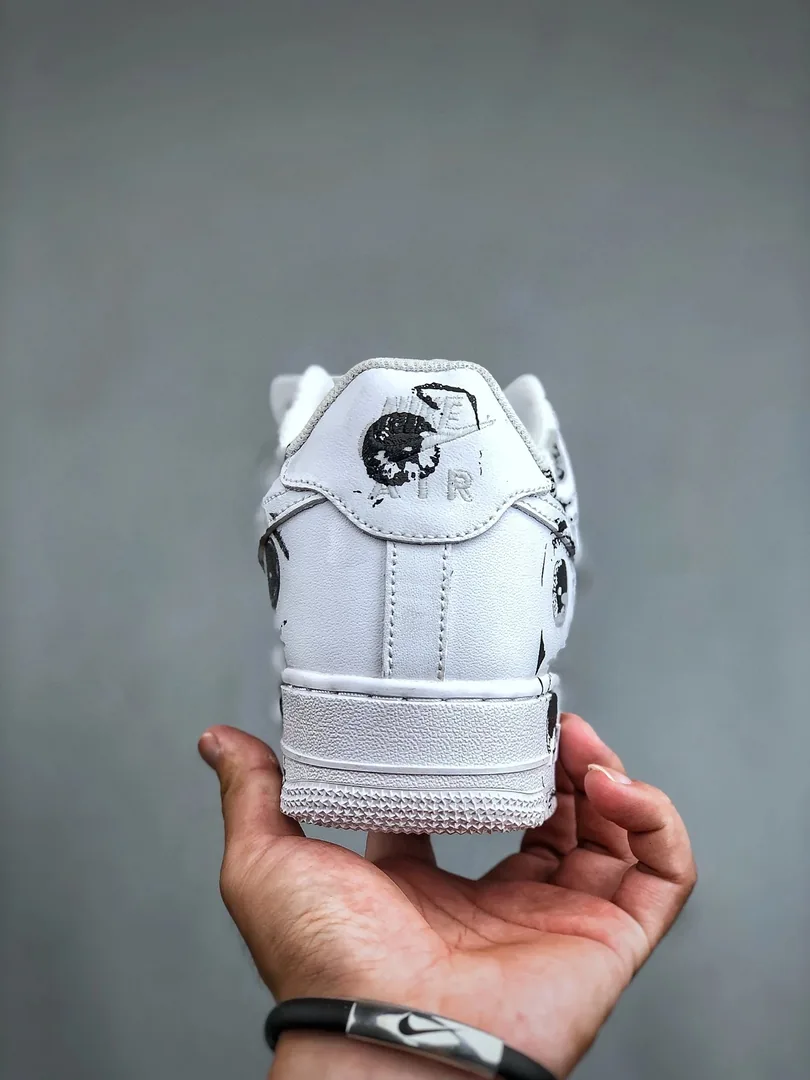 White Black Air Force 1 Supreme — Photo 8