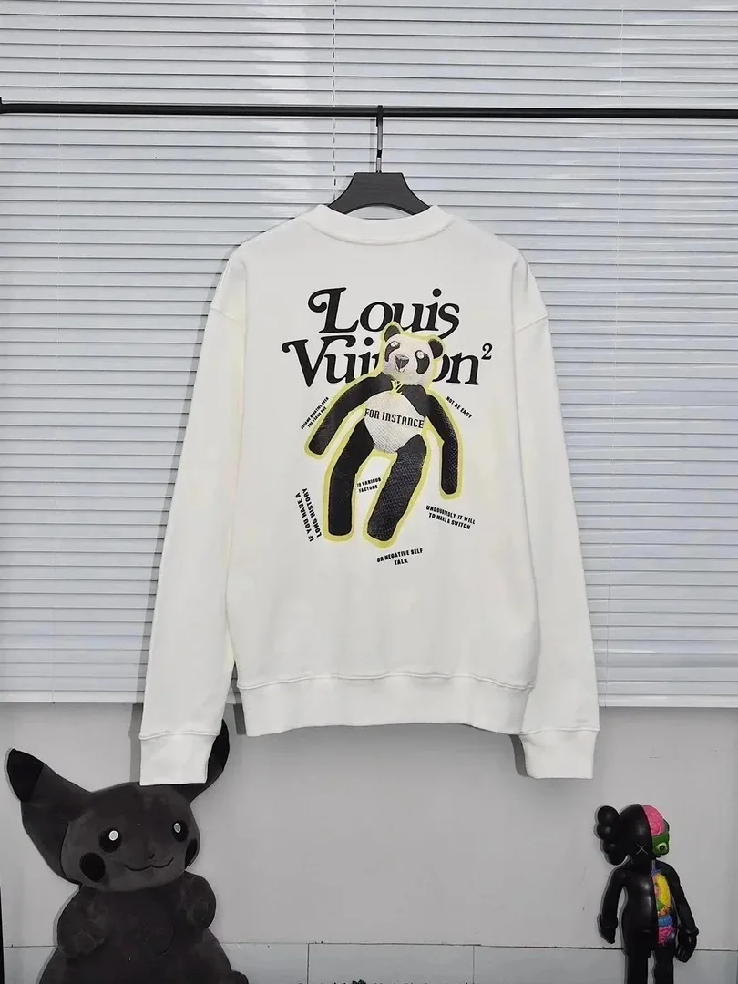 Louis Vuitton Logo Sweatshirt Collection — Photo 3