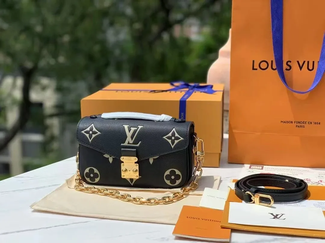 Louis Vuitton Pochette Metis East West — photo 11