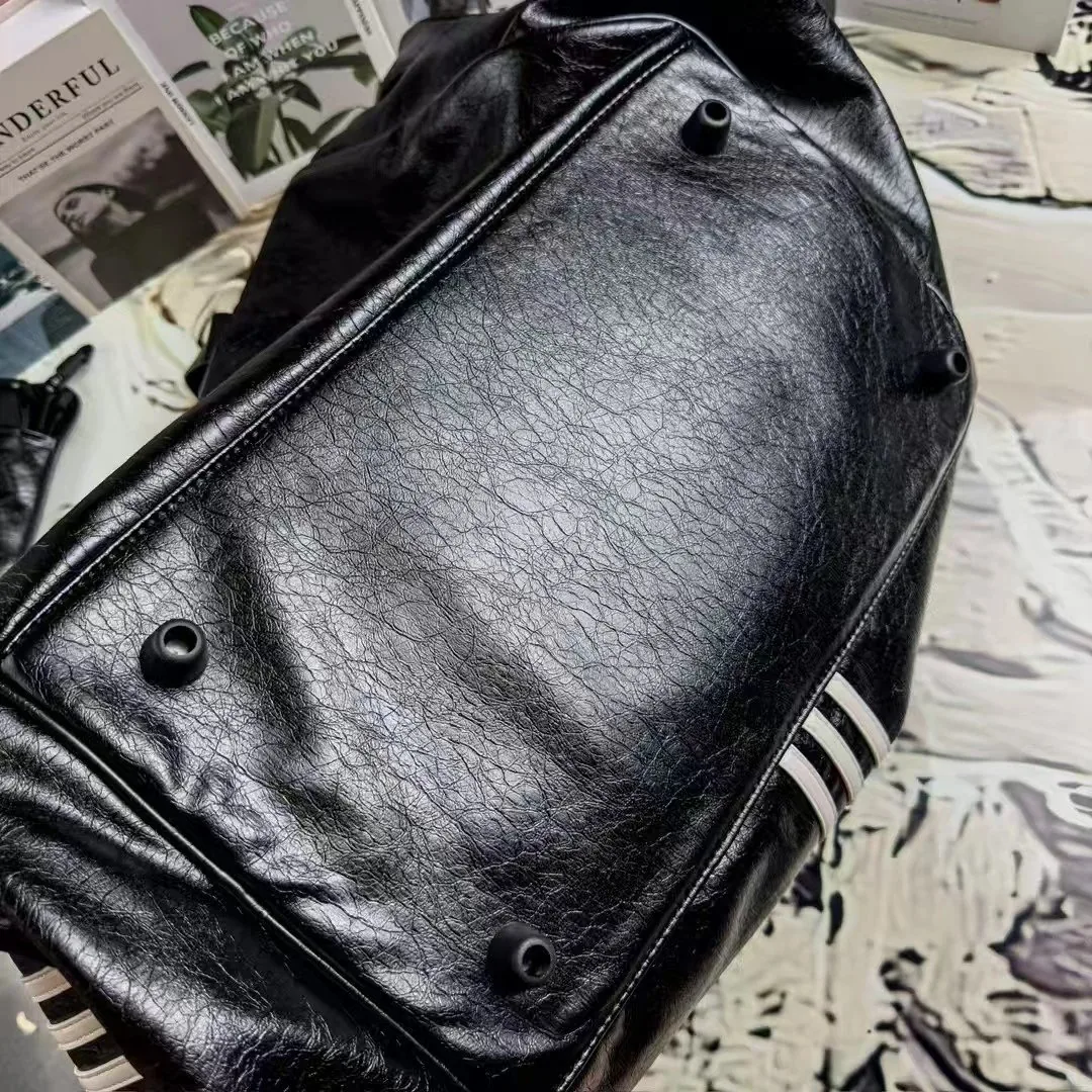 Bottega Veneta Leather Bag — Photo 4