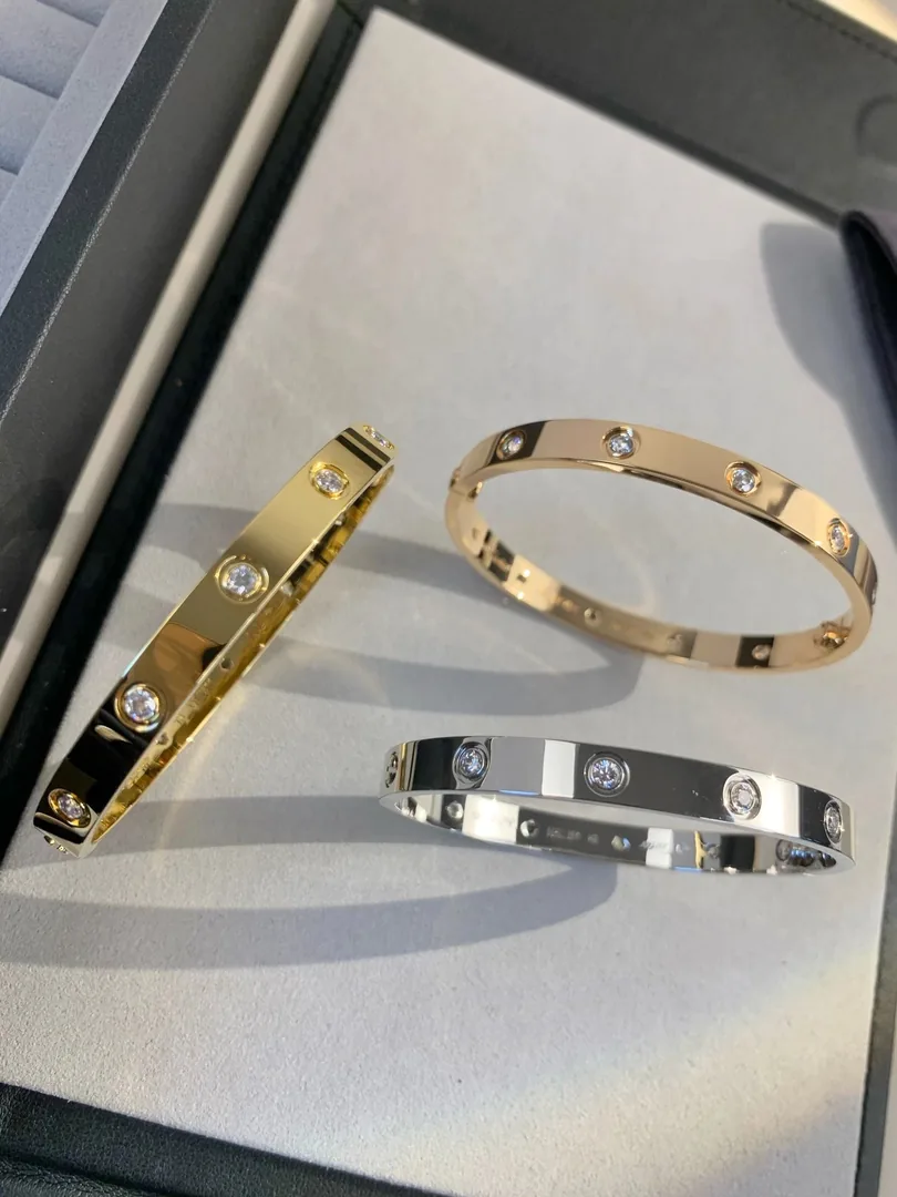 Cartier Love Bracelet — photo 4