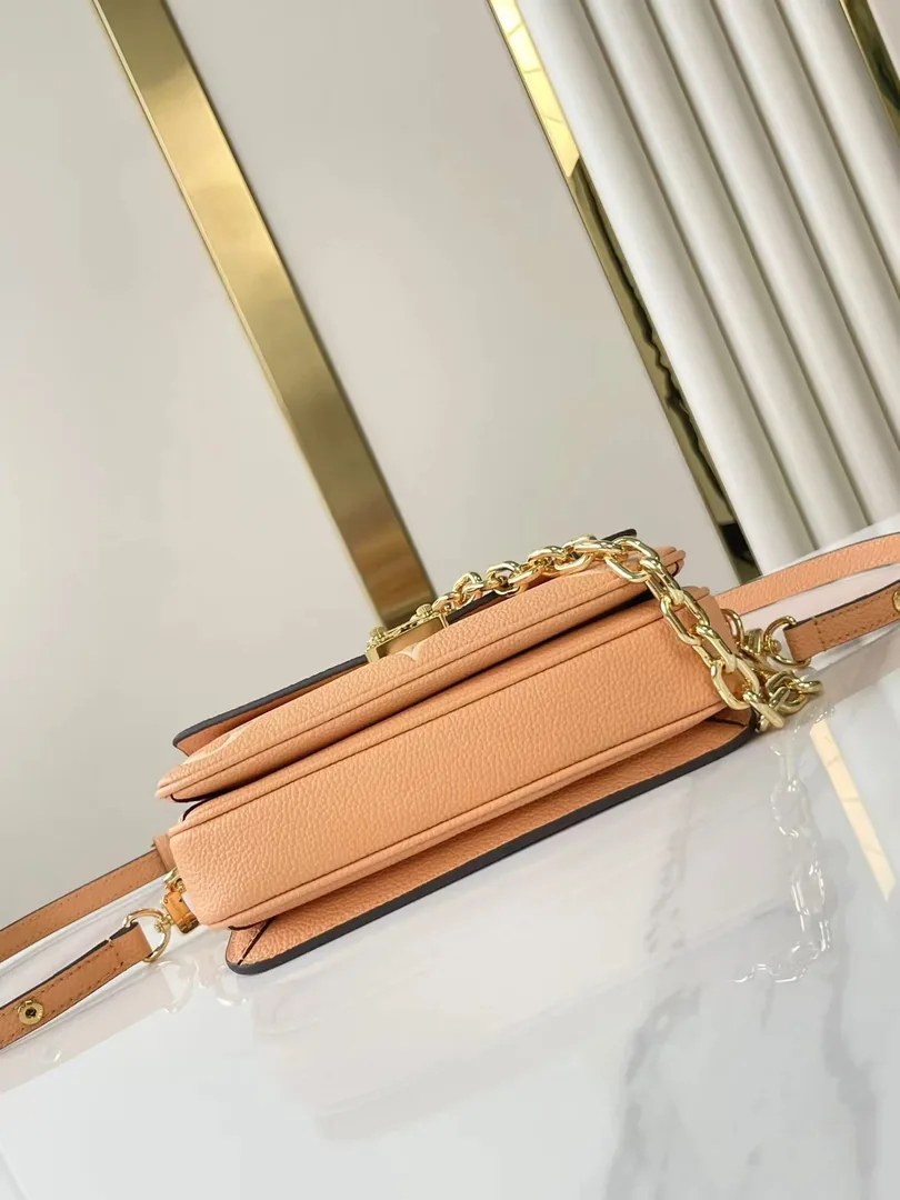 Louis Vuitton Pochette Metis East West — photo 5