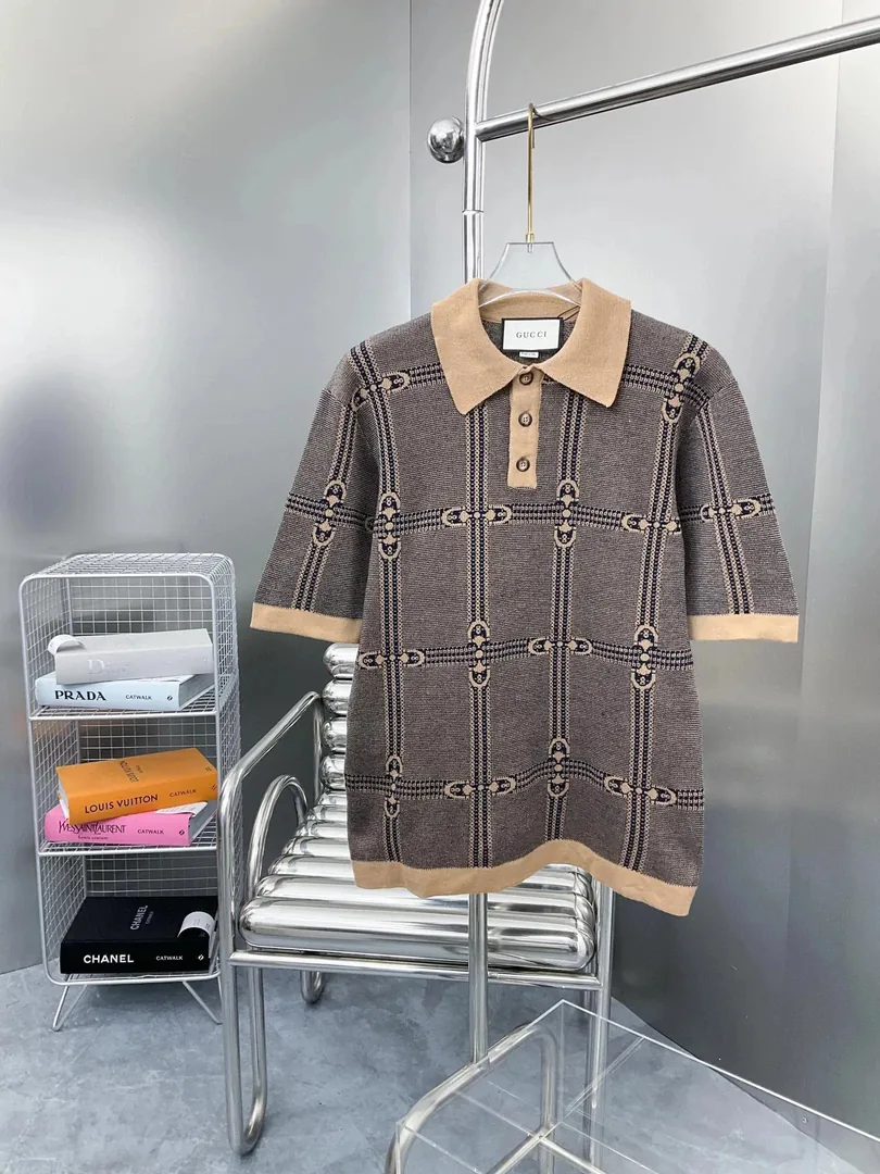 Short-Sleeve Tee — Photo 2