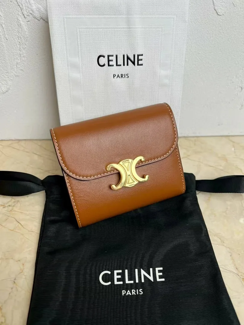 Celine Lambskin Wallet — Photo 3