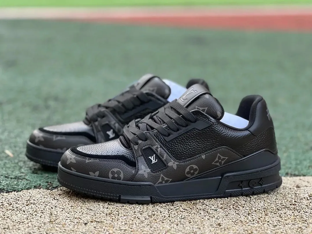 Louis Vuitton LV Trainer Grey Embossed Monogram Trainers — photo 6