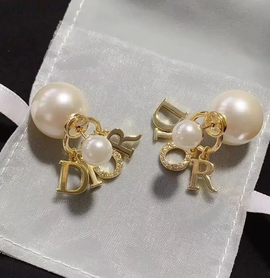 Silver Square Stud Earrings — photo 6