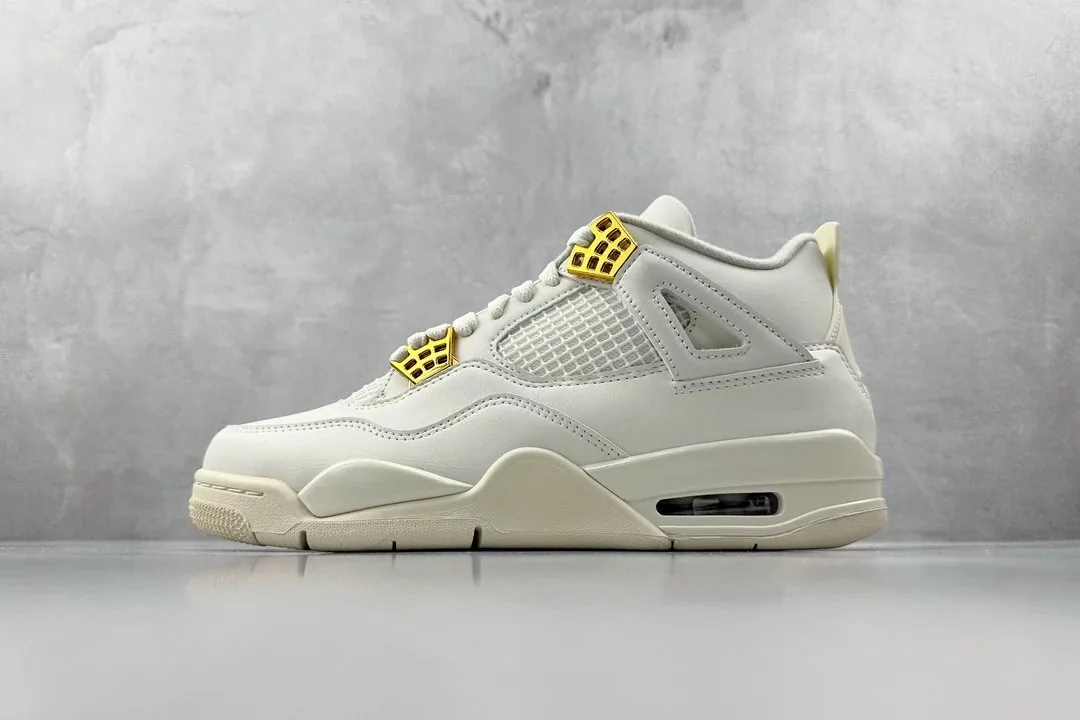 Air Jordan 4 Metallic Pack — Photo 9