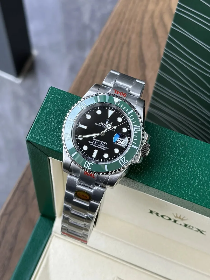 Rolex Submariner Green Bezel Watch — photo 6
