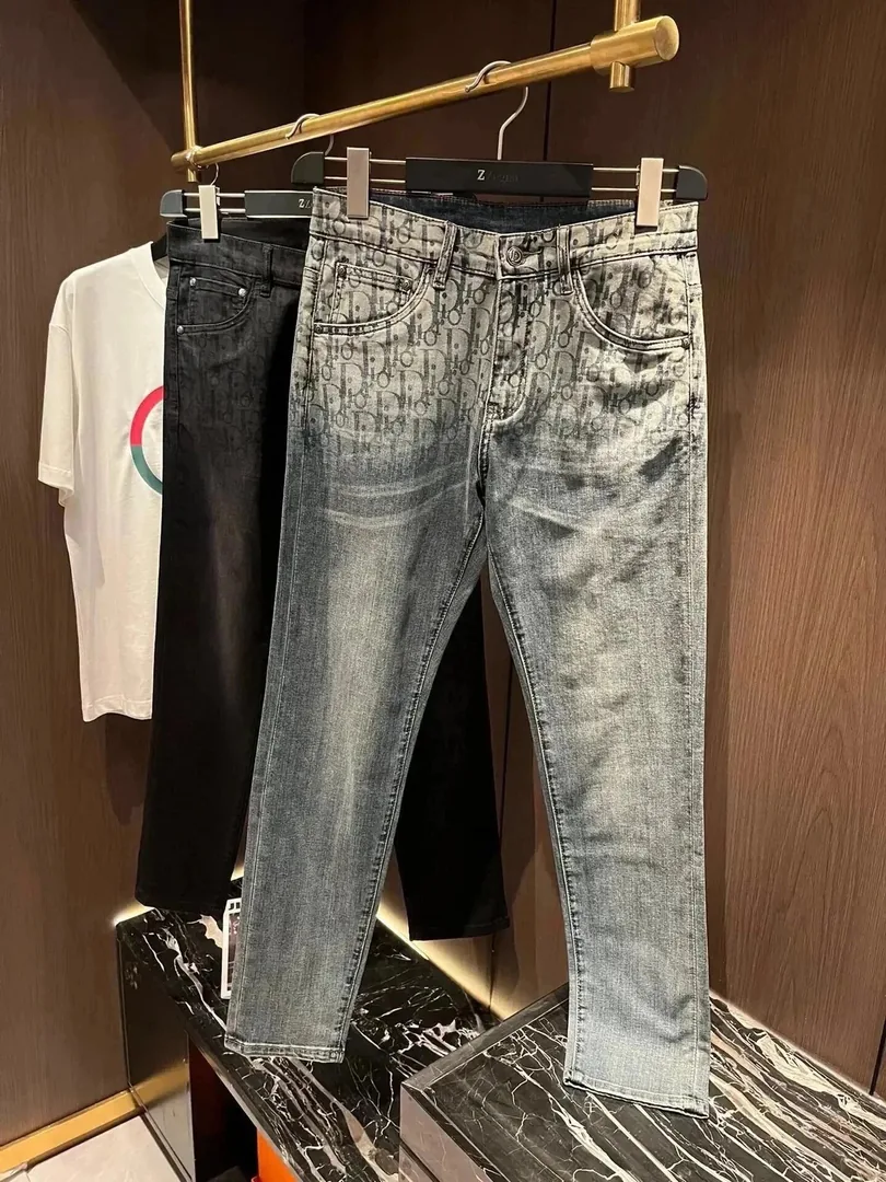 Classic Denim Jeans — Photo 7