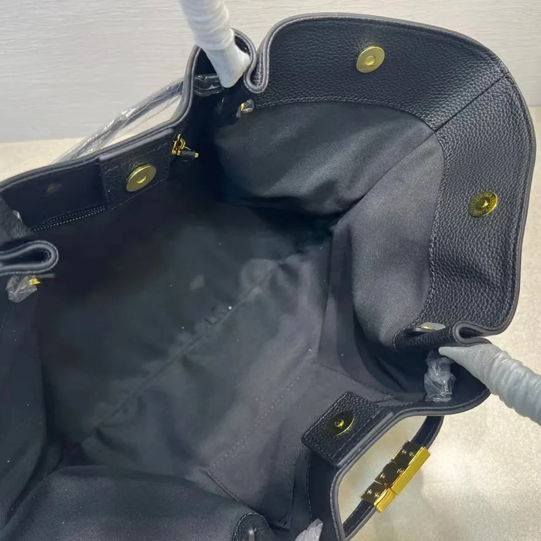 Dior Full-Grain Leather Bag — photo 8