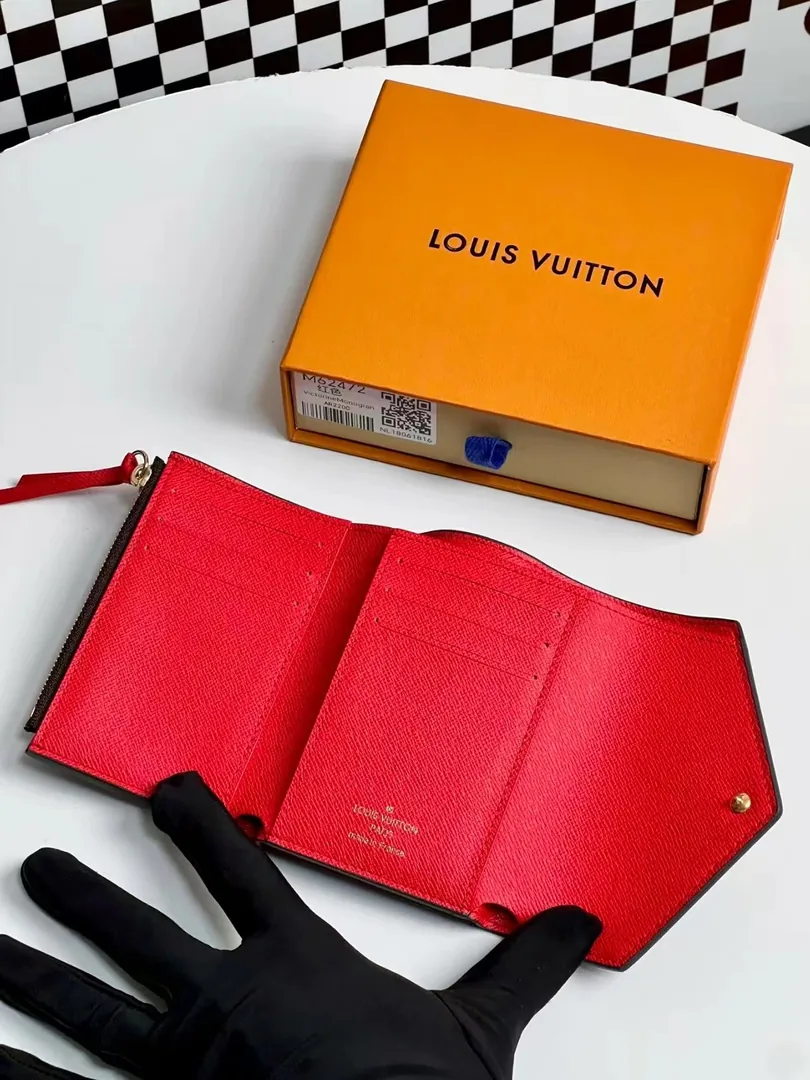 Louis Vuitton Victorine Wallet — photo 4